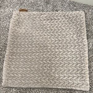 Koolaburra by Ugg Gray Textured Cozy Accent Single Pillow Case